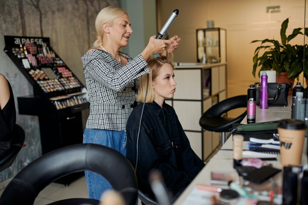 6 Tips to find the perfect beauty professional using a booking app